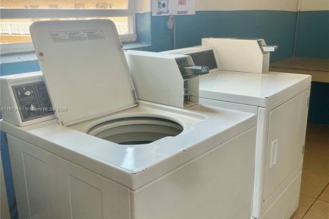 Купить кондоминиум в Лодердейл-Лейкс, Флорида 1 спальня, 63.55м2, № 1407762 - фото 4
