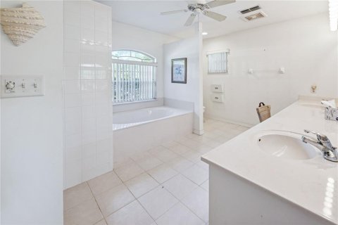 House in Williston, Florida 3 bedrooms, 229.93 sq.m. № 2092045 - photo 24