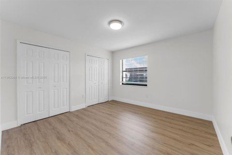 Купить виллу или дом в Майами, Флорида 3 спальни, 150.69м2, № 1954480 - фото 12