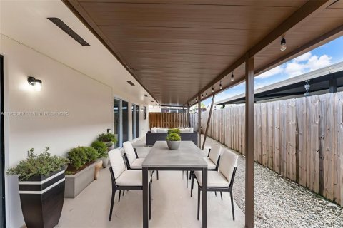 Купить виллу или дом в Майами, Флорида 3 спальни, 150.69м2, № 1954480 - фото 25