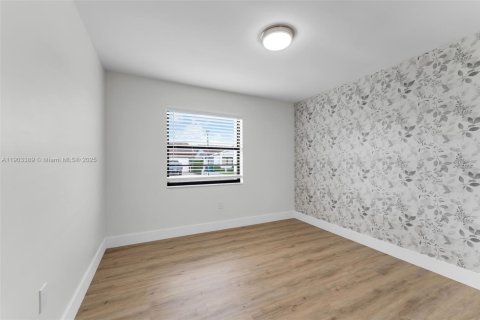 Купить виллу или дом в Майами, Флорида 3 спальни, 150.69м2, № 1954480 - фото 10