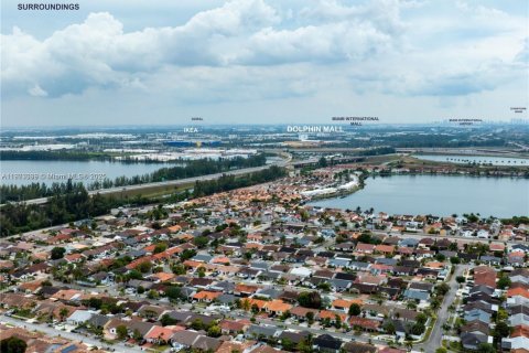 Купить виллу или дом в Майами, Флорида 3 спальни, 150.69м2, № 1954480 - фото 2