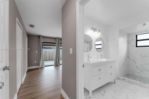 Купить виллу или дом в Майами, Флорида 3 спальни, 150.69м2, № 1954480 - фото 17