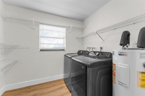 Купить виллу или дом в Майами, Флорида 3 спальни, 150.69м2, № 1954480 - фото 24