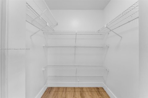 Купить виллу или дом в Майами, Флорида 3 спальни, 150.69м2, № 1954480 - фото 21