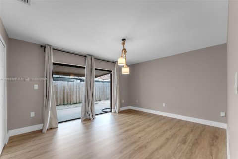 Купить виллу или дом в Майами, Флорида 3 спальни, 150.69м2, № 1954480 - фото 15