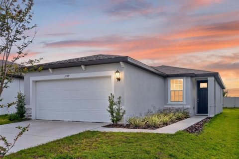 House in Plant City, Florida 3 bedrooms, 117.89 sq.m. № 2101213