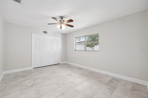 House in Tampa, Florida 3 bedrooms, 211.54 sq.m. № 1733538 - photo 21
