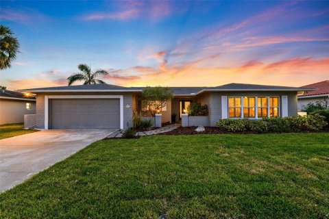 House in Tampa, Florida 3 bedrooms, 211.54 sq.m. № 1733538 - photo 14