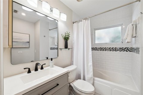 House in Tampa, Florida 3 bedrooms, 211.54 sq.m. № 1733538 - photo 18