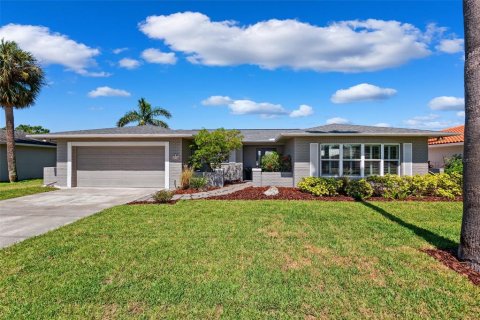 House in Tampa, Florida 3 bedrooms, 211.54 sq.m. № 1733538 - photo 2