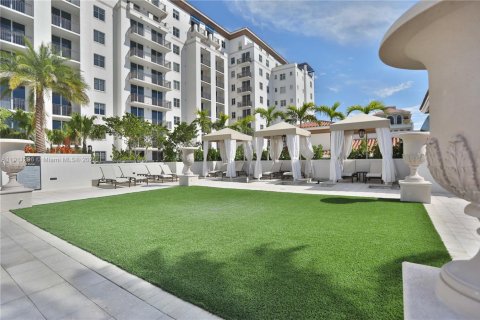 Apartment in Coral Gables, Florida 1 bedroom, 72.19 sq.m. № 1967248 - photo 2