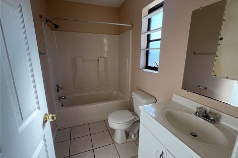 Apartment in Punta Gorda, Florida 2 bedrooms, 91.42 sq.m. № 1919311 - photo 7