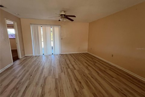 Apartment in Punta Gorda, Florida 2 bedrooms, 91.42 sq.m. № 1919311 - photo 2