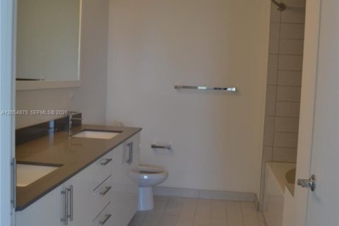 Condo in Miami, Florida, 2 bedrooms  № 2180853 - photo 9