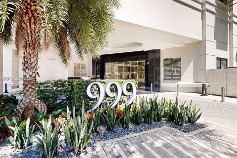 Condo in Miami, Florida, 2 bedrooms  № 2180853