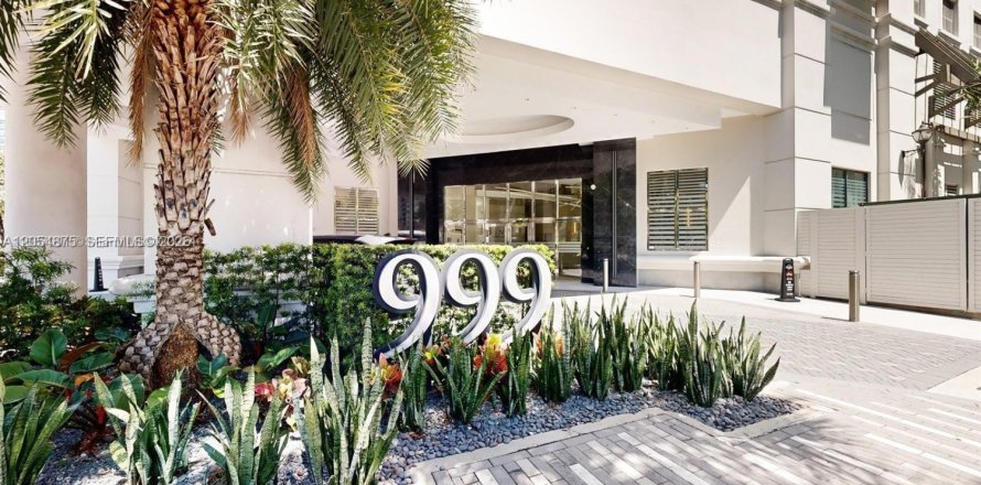 Condo in Miami, Florida, 2 bedrooms  № 2180853