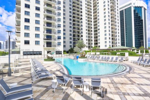 Condo in Miami, Florida, 2 bedrooms  № 2180853 - photo 21