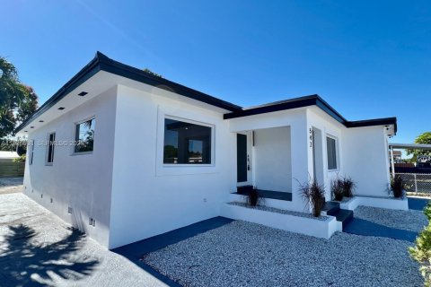 Villa ou maison à vendre à Hialeah, Floride: 5 chambres, 117.06 m2 № 2259902 - photo 13