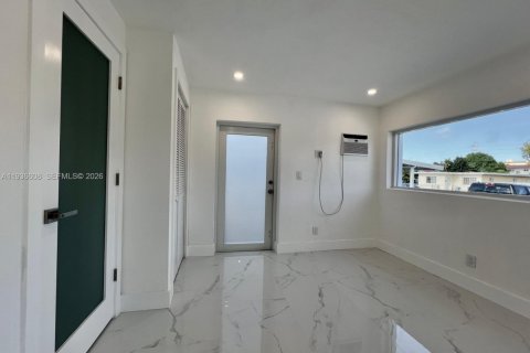 Villa ou maison à vendre à Hialeah, Floride: 5 chambres, 117.06 m2 № 2259902 - photo 22