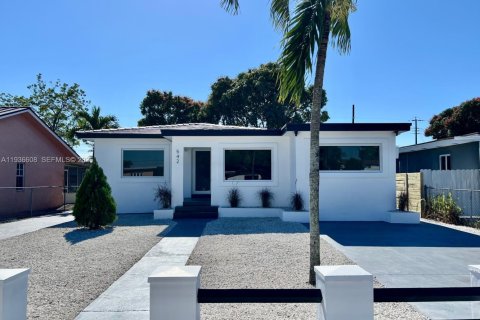Villa ou maison à Hialeah, Floride 5 chambres, 117.06 m2 № 2259902