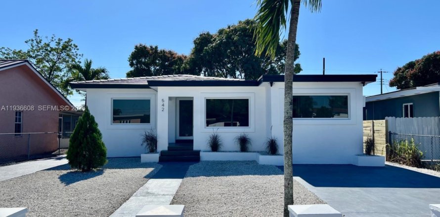Villa ou maison à Hialeah, Floride 5 chambres, 117.06 m2 № 2259902