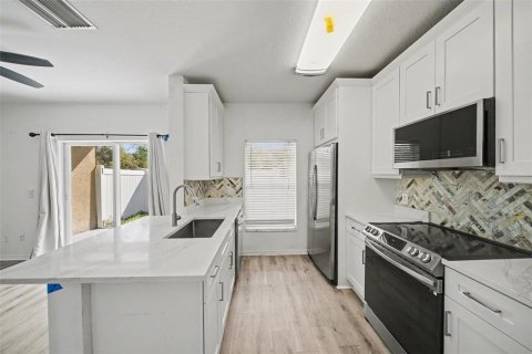 Купить таунхаус в Уэсли-Чепел, Флорида 4 комнаты, 107.02м2, № 2128404 - фото 9