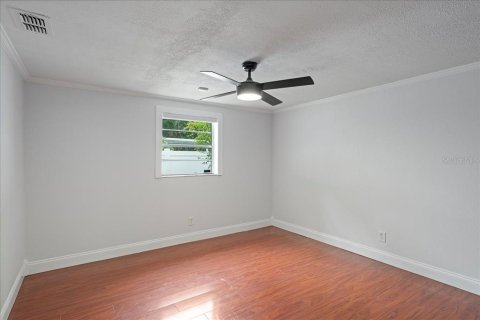 House in Tampa, Florida 3 bedrooms, 112.88 sq.m. № 1914480 - photo 28