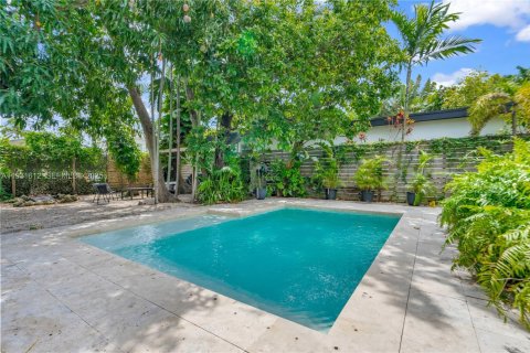 Купить виллу или дом в Майами, Флорида 3 спальни, 121.14м2, № 1989919 - фото 16