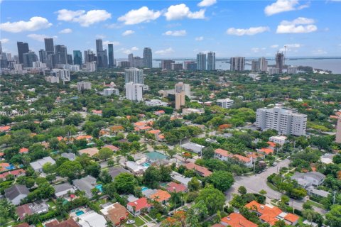 Купить виллу или дом в Майами, Флорида 3 спальни, 121.14м2, № 1989919 - фото 17