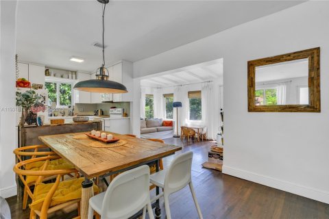 Купить виллу или дом в Майами, Флорида 3 спальни, 121.14м2, № 1989919 - фото 5