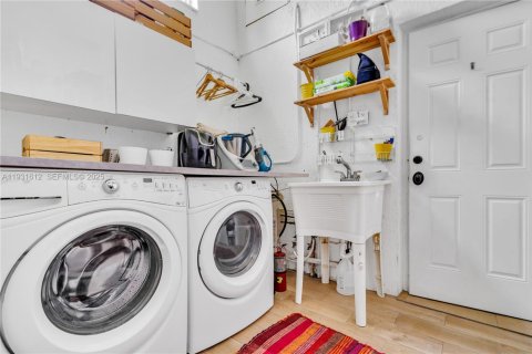 Купить виллу или дом в Майами, Флорида 3 спальни, 121.14м2, № 1989919 - фото 15