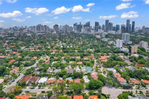 Купить виллу или дом в Майами, Флорида 3 спальни, 121.14м2, № 1989919 - фото 18