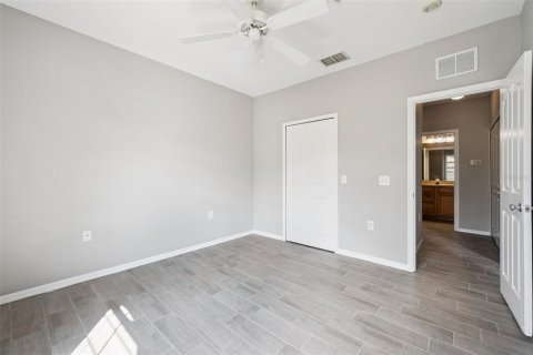 Condo in Orlando, Florida, 2 bedrooms № 2384410 - photo 16