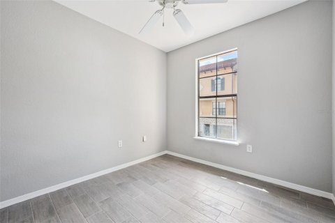 Condo in Orlando, Florida, 2 bedrooms № 2384410 - photo 17