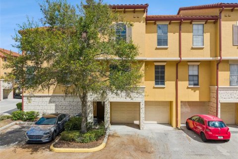 Condo in Orlando, Florida, 2 bedrooms  № 2384410