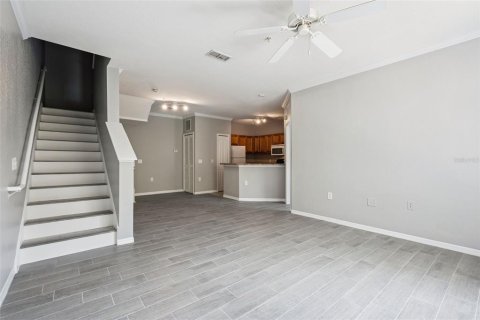 Condo in Orlando, Florida, 2 bedrooms № 2384410 - photo 3