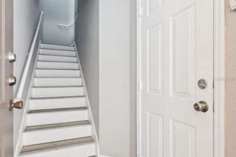 Condo in Orlando, Florida, 2 bedrooms № 2384410 - photo 2