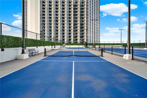 Снять в аренду кондоминиум в Майами, Флорида 1 спальня, 82.68м2, № 1970166 - фото 26
