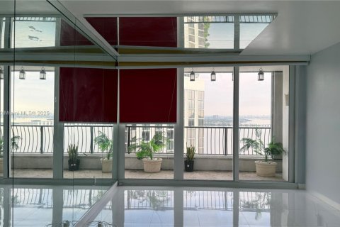 Снять в аренду кондоминиум в Майами, Флорида 1 спальня, 82.68м2, № 1970166 - фото 22