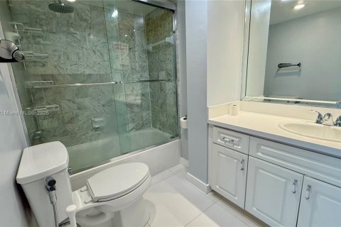 Снять в аренду кондоминиум в Майами, Флорида 1 спальня, 82.68м2, № 1970166 - фото 21