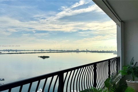 Снять в аренду кондоминиум в Майами, Флорида 1 спальня, 82.68м2, № 1970166 - фото 9