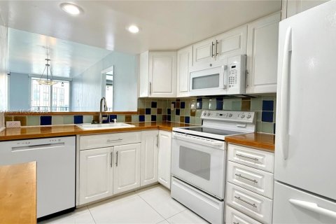 Снять в аренду кондоминиум в Майами, Флорида 1 спальня, 82.68м2, № 1970166 - фото 13