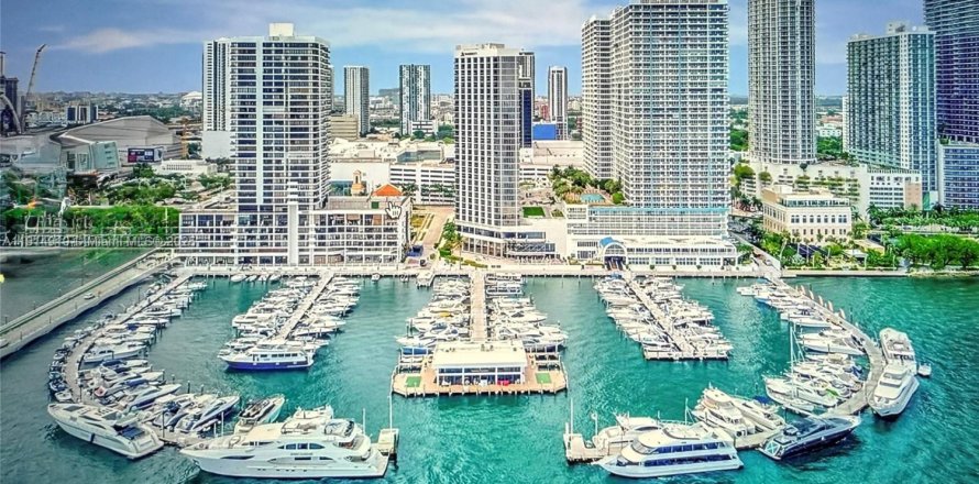 Кондоминиум с 1 спальней в Майами, Флорида № 1970166