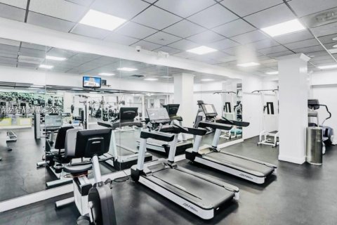 Снять в аренду кондоминиум в Майами, Флорида 1 спальня, 82.68м2, № 1970166 - фото 24