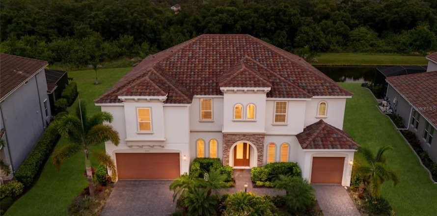 Villa ou maison à Lakewood Ranch, Floride 8 chambres, 478.54 m2 № 2148097