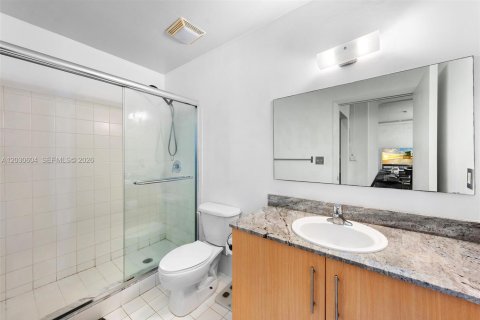 Condo in Miami, Florida, 1 bedroom № 2153659 - photo 17