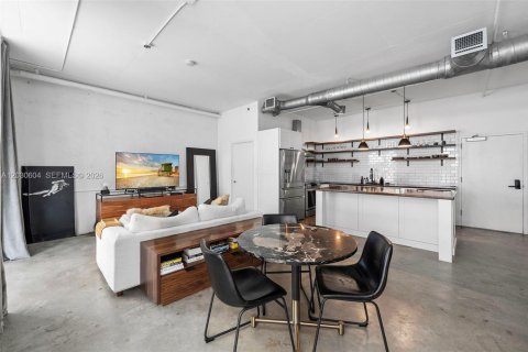 Condo in Miami, Florida, 1 bedroom № 2153659 - photo 3