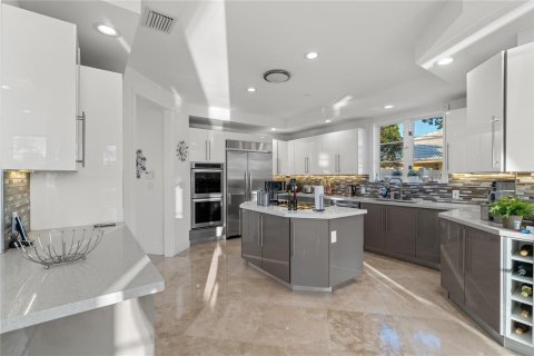 House in Lighthouse Point, Florida 5 bedrooms, 414.9 sq.m. № 2082148 - photo 15