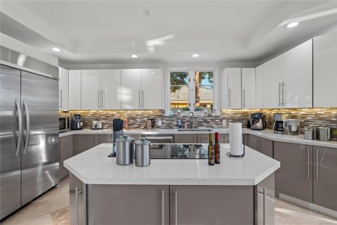 House in Lighthouse Point, Florida 5 bedrooms, 414.9 sq.m. № 2082148 - photo 17